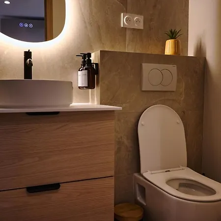 Beautiful Duplex - Center - Ac, Wifi Νίκαια