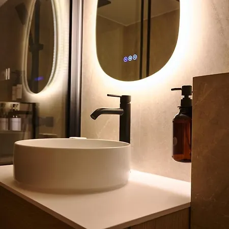 Beautiful Duplex - Center - Ac, Wifi Νίκαια